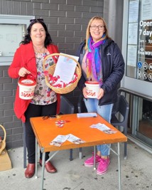 collecting for Poppy Day with Greater Wellington Regional Councillor Penny Gaylor.