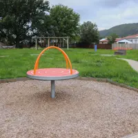 Marere Avenue Reserve balance seat thumbnail