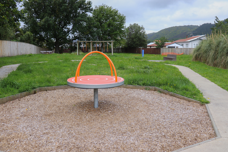Marere Avenue Reserve balance seat