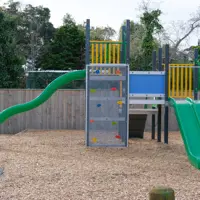 Leinster Avenue Reserve slide thumbnail