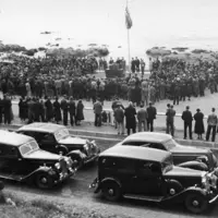 Crowds at official opening of Centennial Highway, 1939 thumbnail