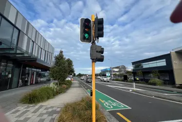 Roundabout or traffic lights – which is best?