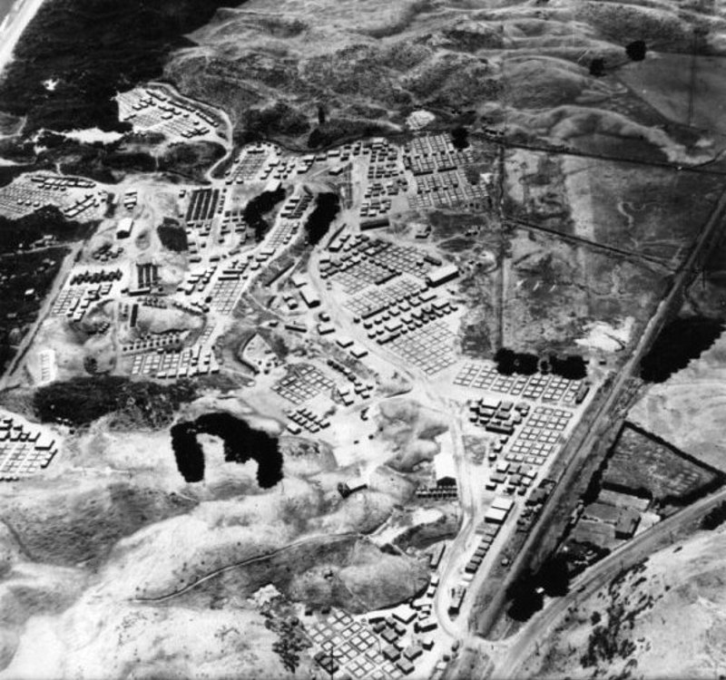 The Marine Camp at Paekākāriki during World War II. The Second Division of American Marines was based in the Paekakariki Camp near McKay's Crossing to train and recuperate, ca 1942. HP 104 C P Leonard Collection Kāpiti Coast District Libraries