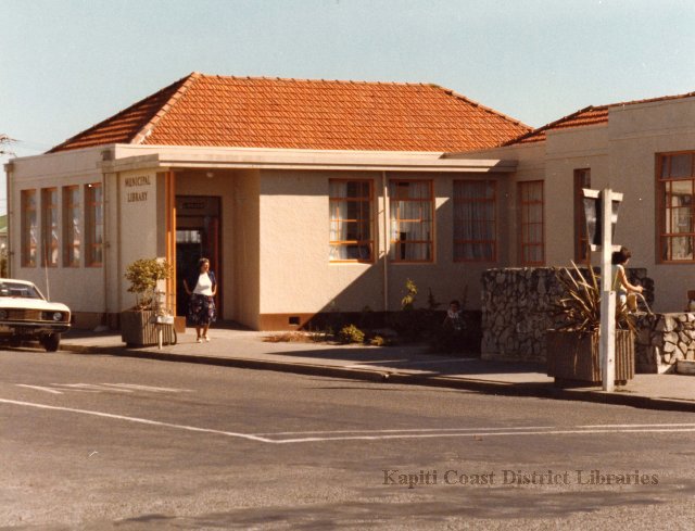 HP 916  - Ōtaki Library 1981