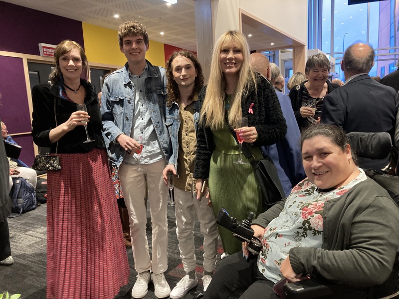 Guests from Te Ara Korowai chat with Rebecca Bond and Awhina from Kāpiti Art Studio