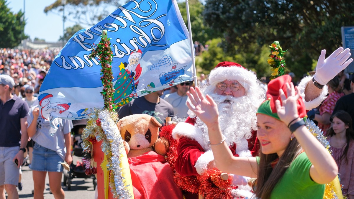 2025 Christmas On The Coast Parade 05