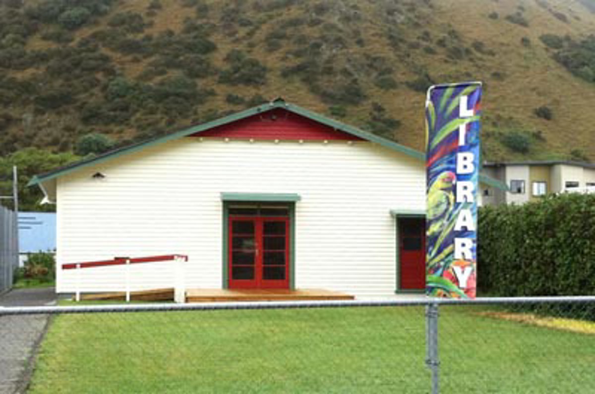 Paekākāriki Tennis Club building, where the library is located.