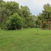 Greenwood Boulevard Tennis Courts picnic area thumbnail