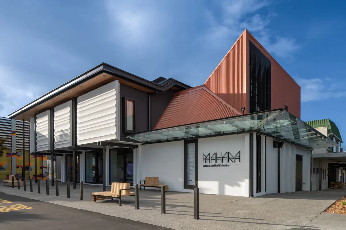 Photo of the outside of the TOI Mahara gallery in Waikanae.