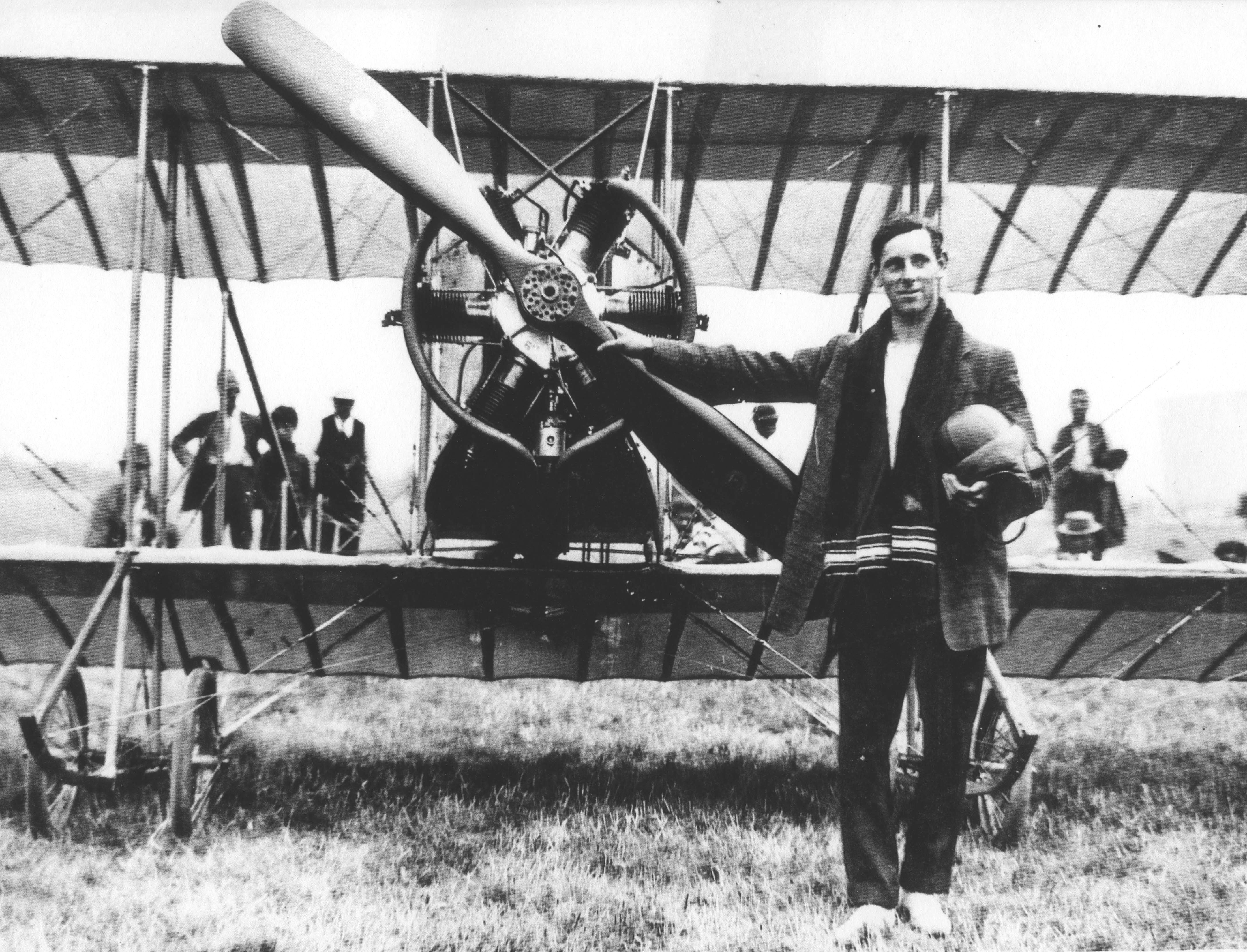 Will Scotland in front of his Caudron C Biplane Otaki 1914