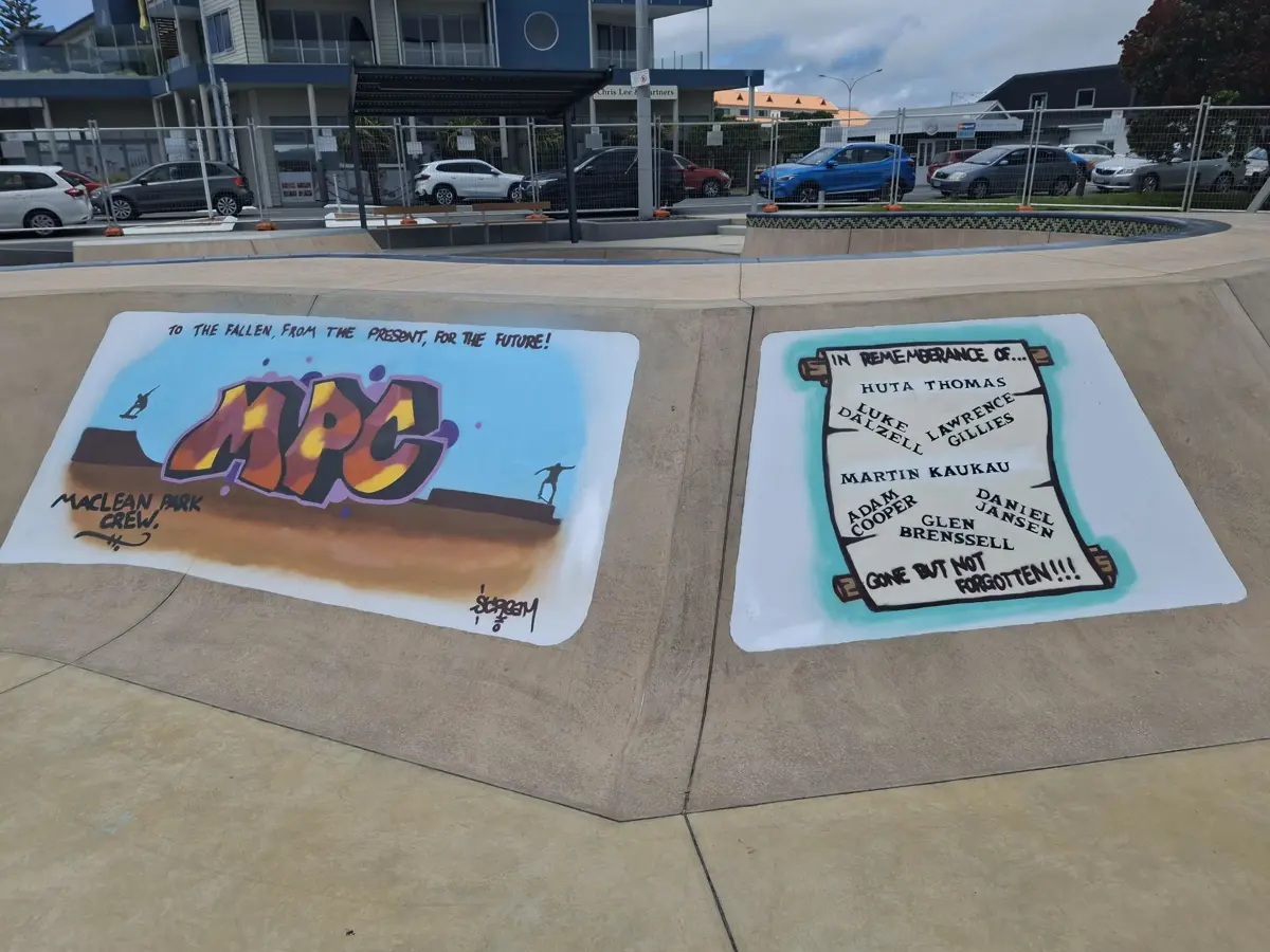 Martin Kaukau memorial painted by artist Kane Smith ("Scream")