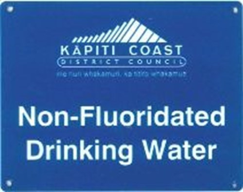 Non-fluoridated drinking water sign