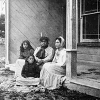 Group of Māori women at Waikanae, 1908 thumbnail