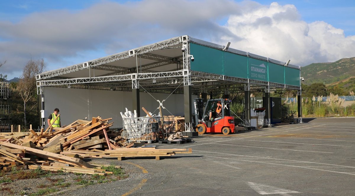 Reuse shop construction at Otaihanga Zero Waste
