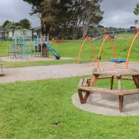 Paraparaumu Domain picnic table thumbnail