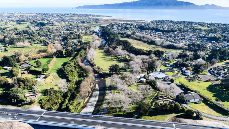 Waikanae River from the air, looking south from the Expressway to Kāpiti Island.