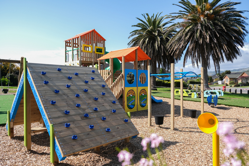 Regent Drive Playground climbing
