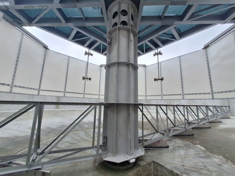 Inside the clarifier (1)